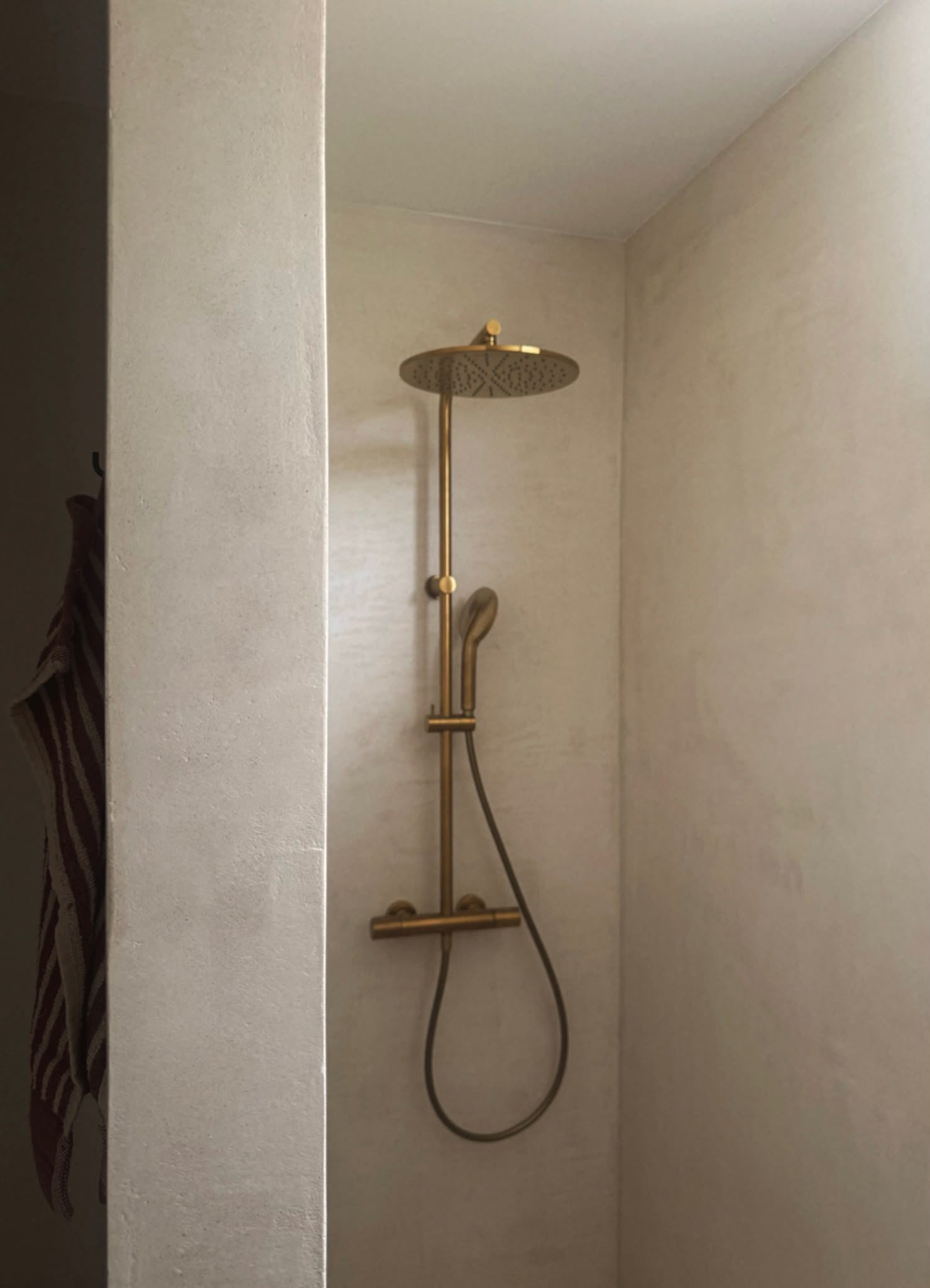 Douche met messing kraan